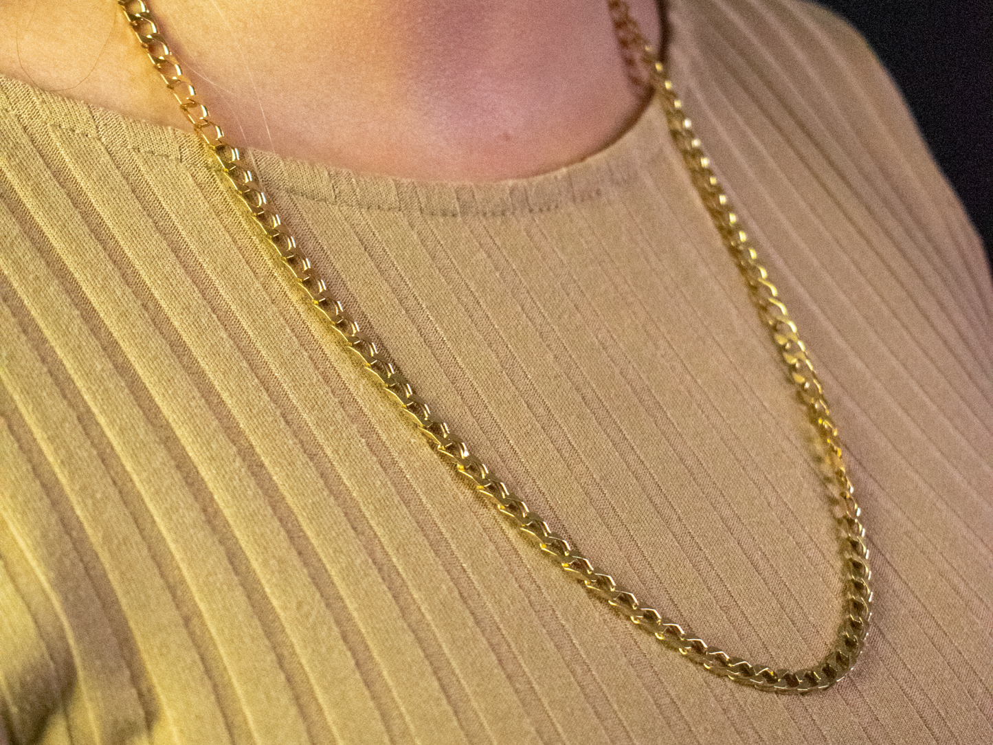 Square Curb Chain: 18K Yellow Gold Brilliance