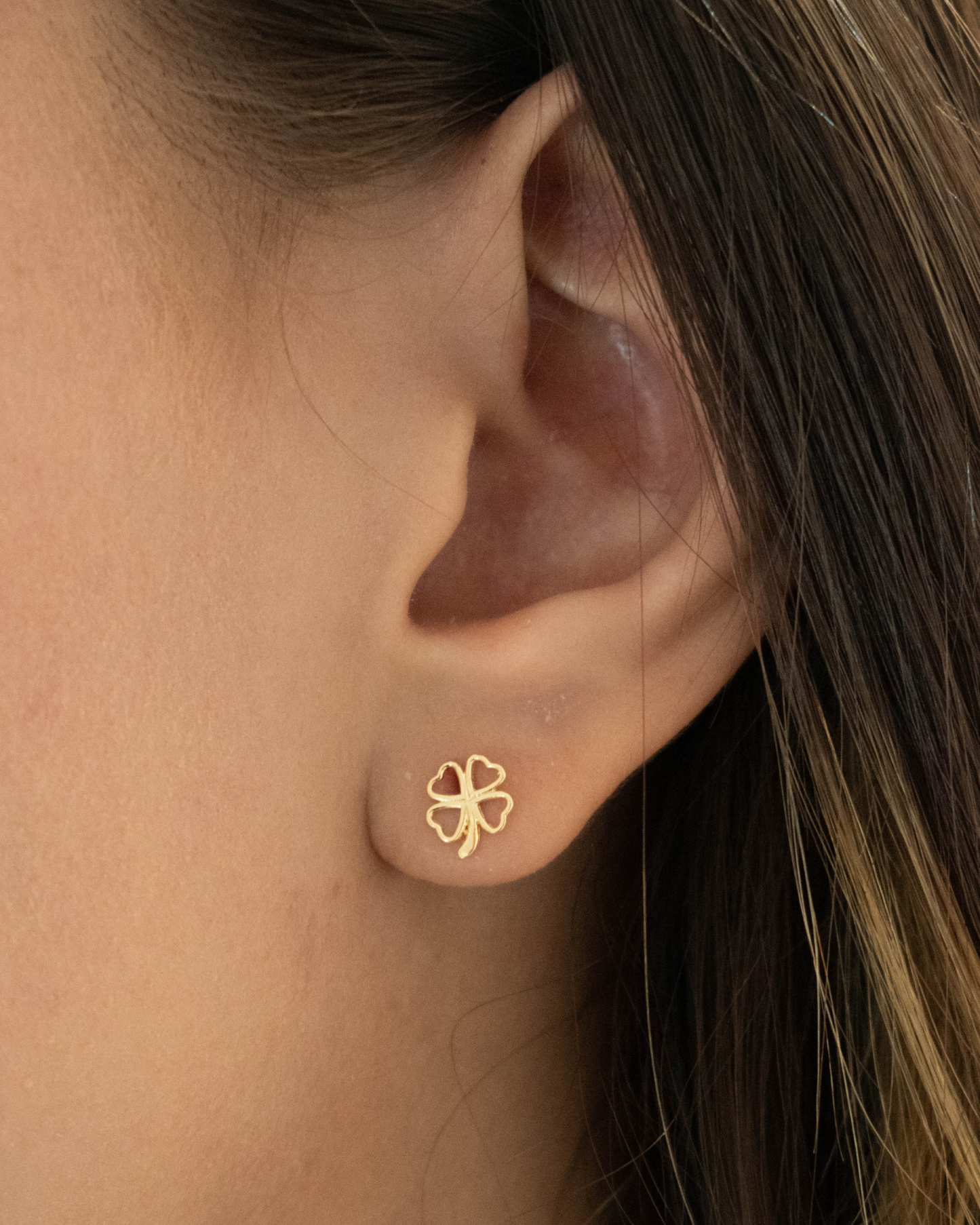 Clover 18K Yellow Gold Earrings: Lucky Glamour