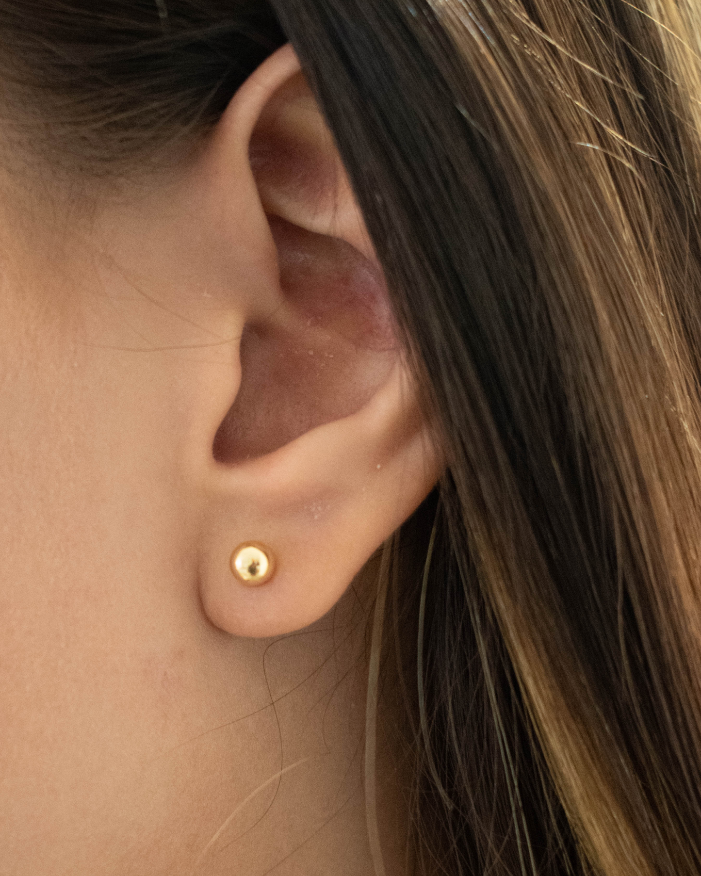 Smooth Ball 18K Yellow Gold Earring: Elegant Simplicity